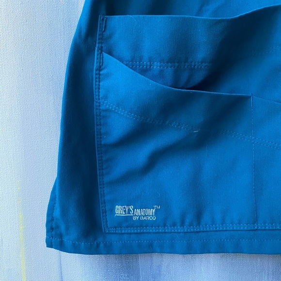 Grey's Anatomy Fitted Blue Short Sleeve Scrub - Picture 4 of 6